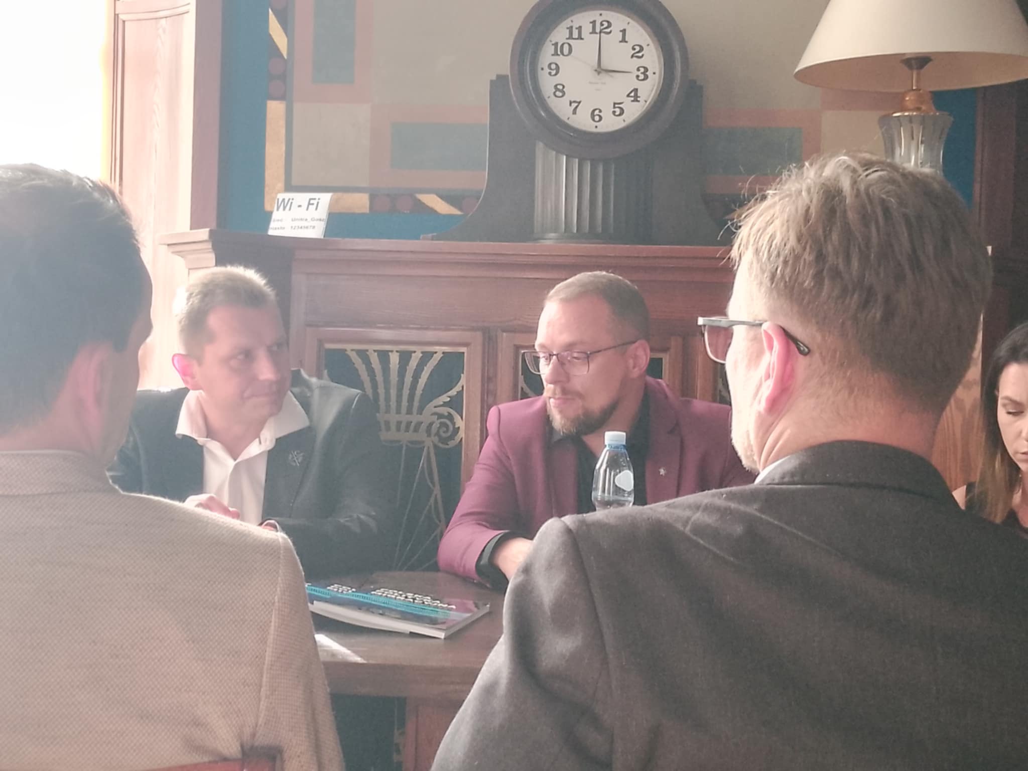 90004eea-aa03-40db-8c4b-6c781391abfa